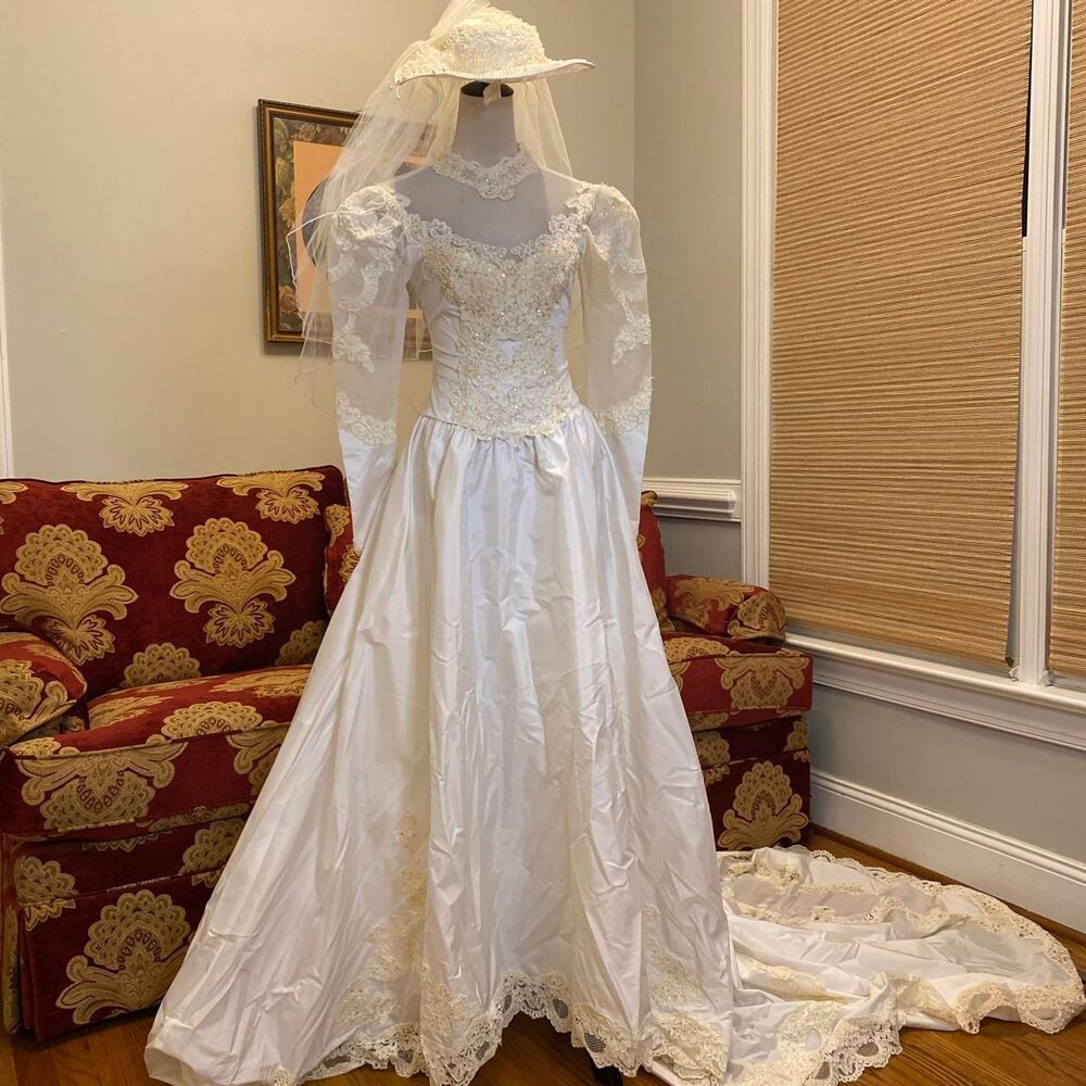 Vintage 80s white ivory wedding ball gown dress with puffy sleeves long sleeves